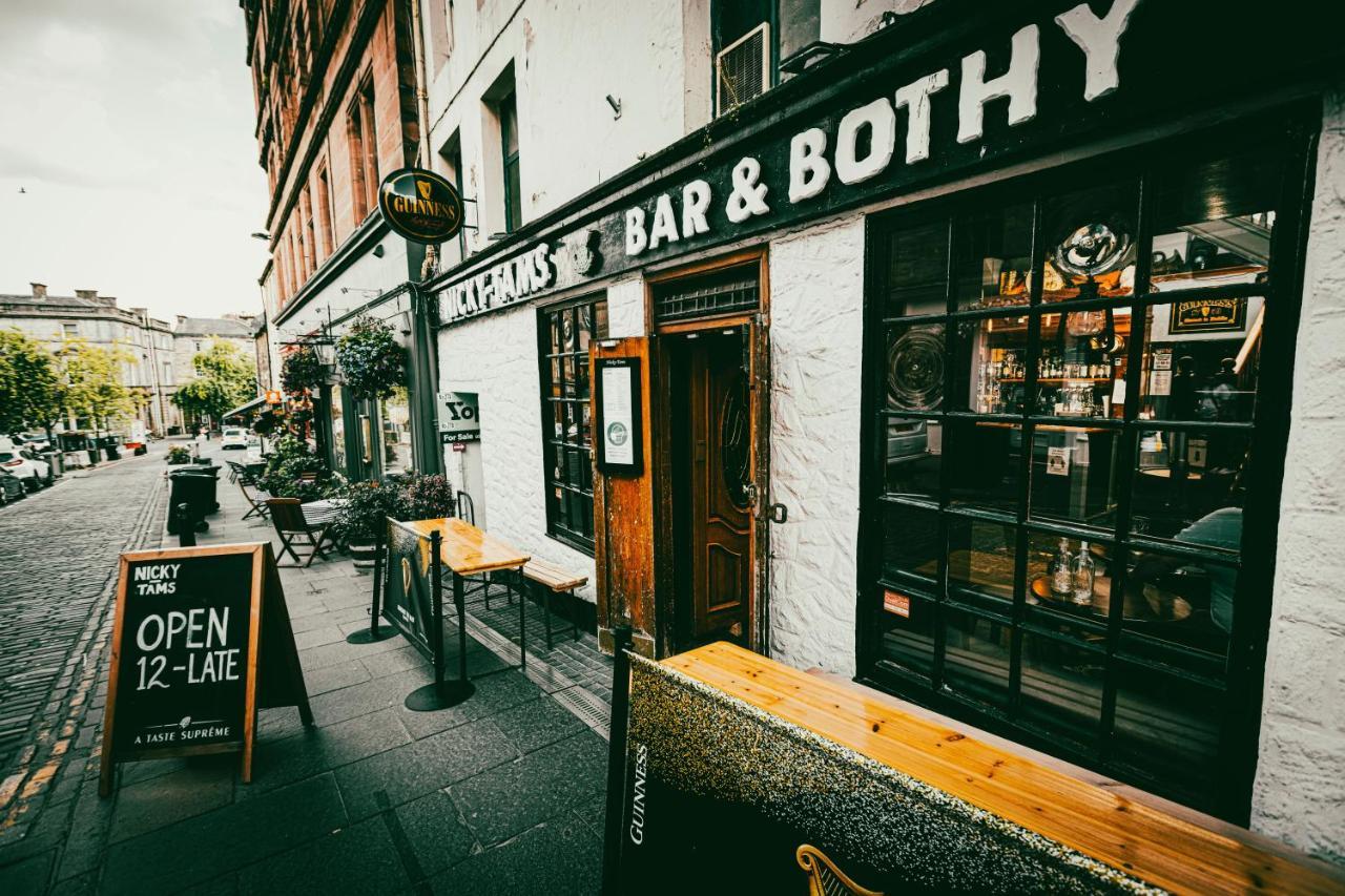 Nicky-Tams Bar & Apartments スターリング エクステリア 写真
